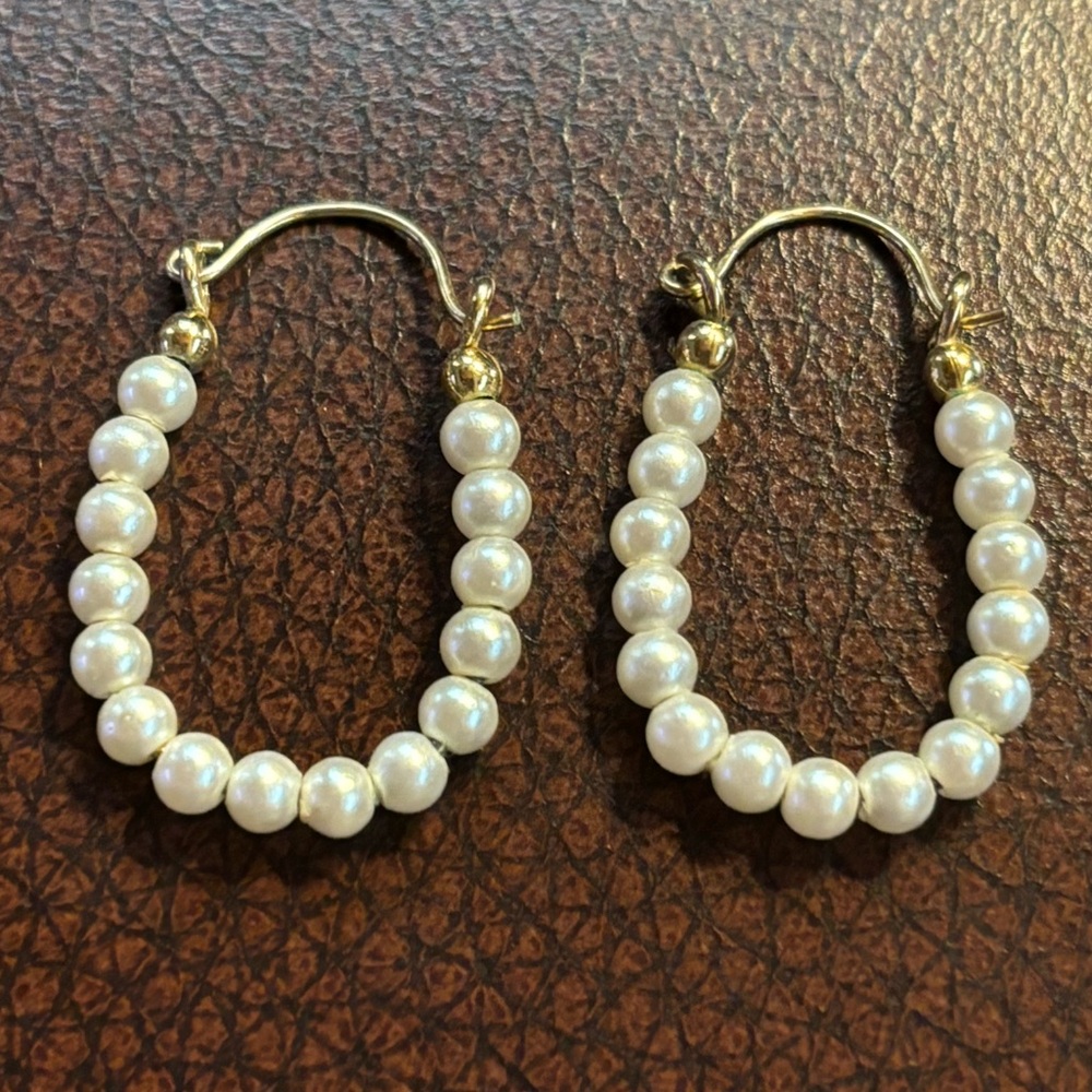 Pearl and gold earrings